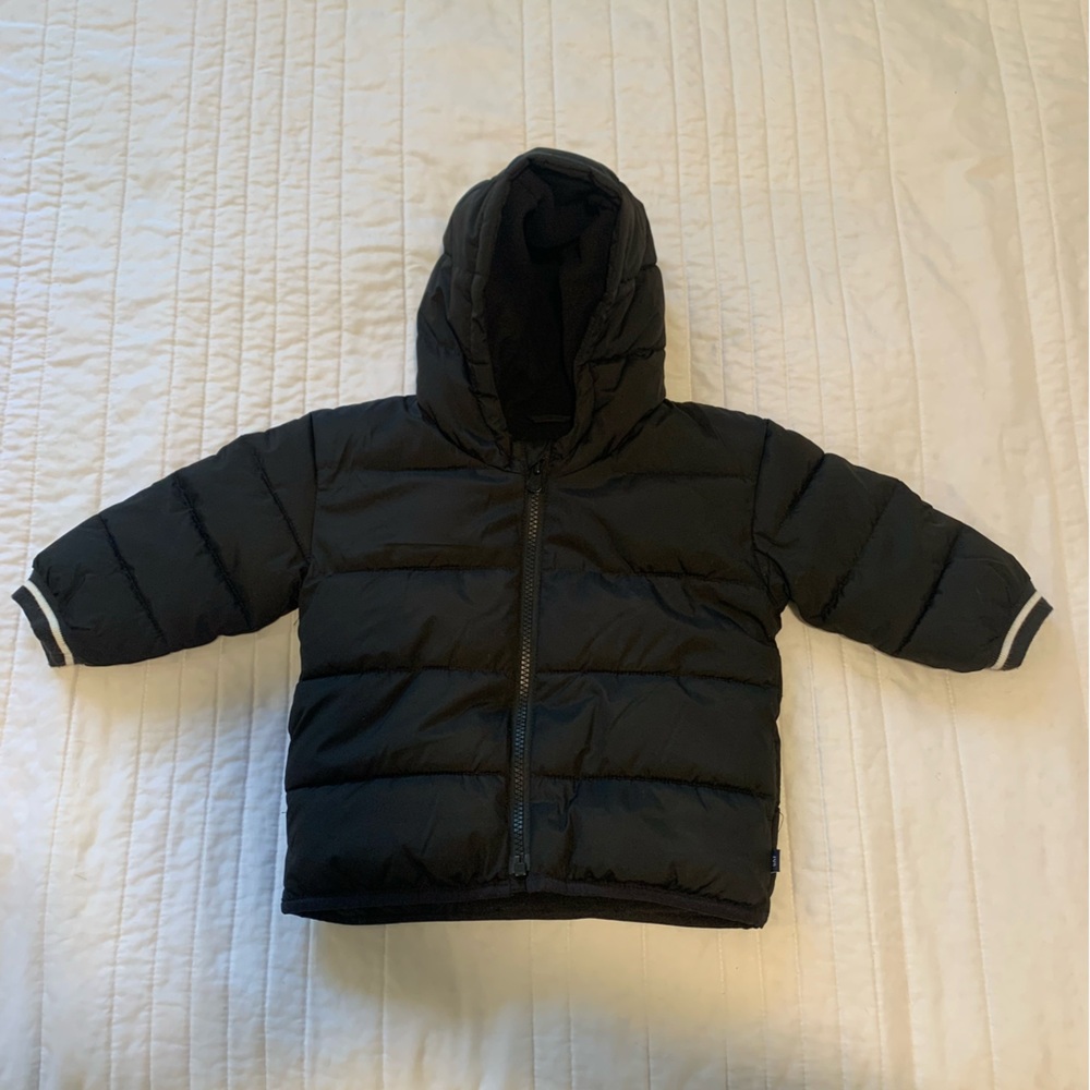 COPY - GAP • Kids 18-24M Black Puffer Jacket